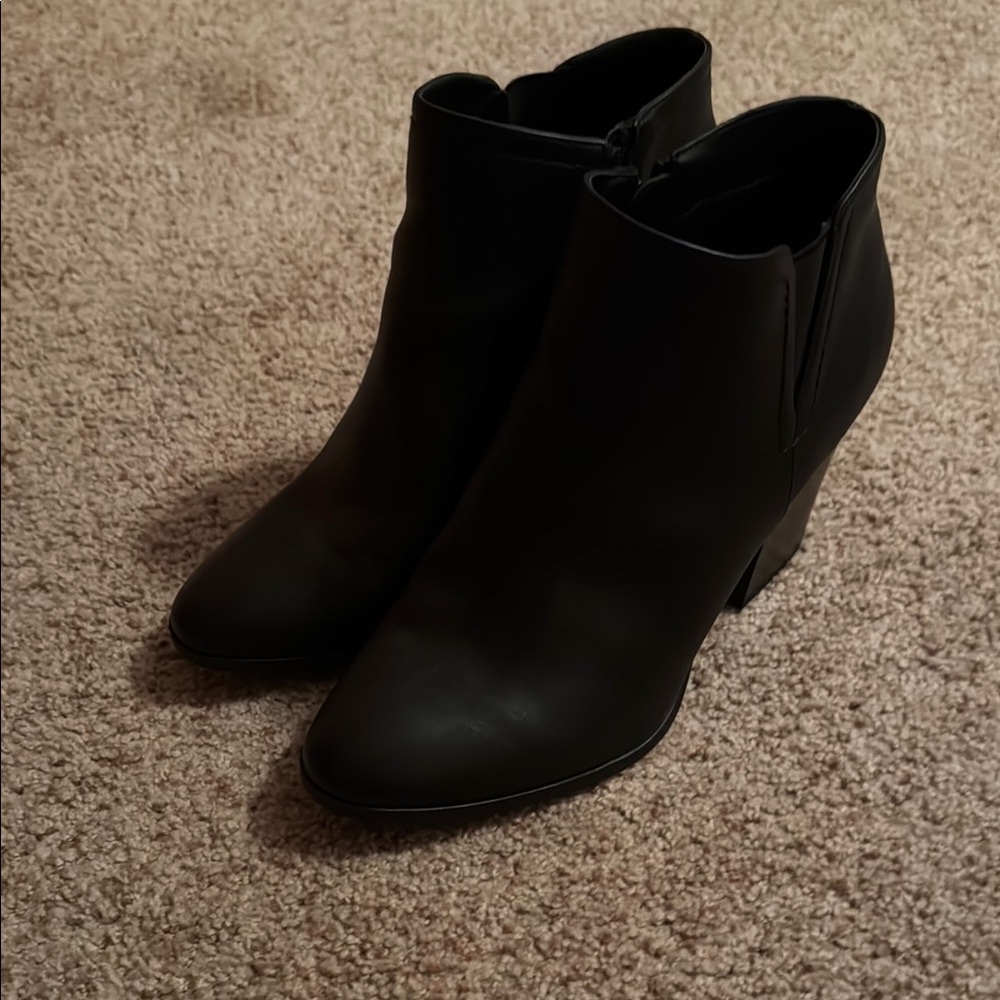 Elegant Black Ankle Boots